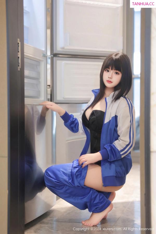   [XiuRen]高清写真图 2024.06.04 No.8648 徐若兮 美臀性感第30张图片